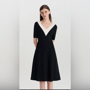 Contrast V-Neck Black and White Dress S